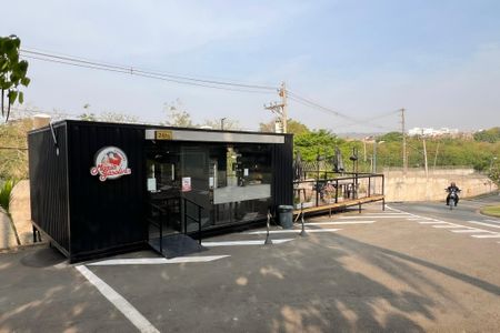 Casa para alugar com 296m², 4 quartos e 6 vagasMini mercado