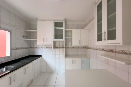 Casa para alugar com 296m², 4 quartos e 6 vagasCozinha