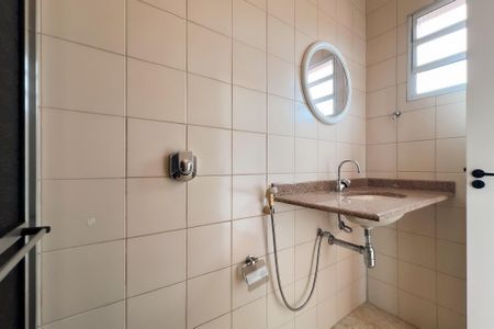 Casa para alugar com 296m², 4 quartos e 6 vagasBanheiro da Suíte