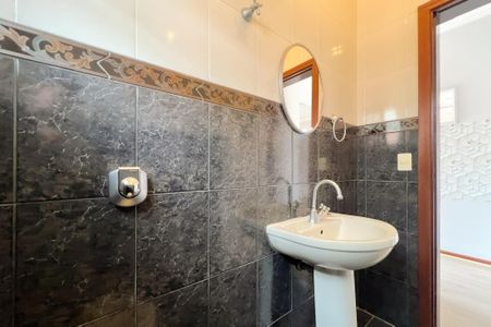 Casa para alugar com 296m², 4 quartos e 6 vagasLavabo