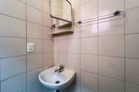 Casa para alugar com 296m², 4 quartos e 6 vagasBanheiro de serviço