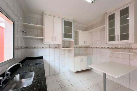 Casa para alugar com 296m², 4 quartos e 6 vagasCozinha