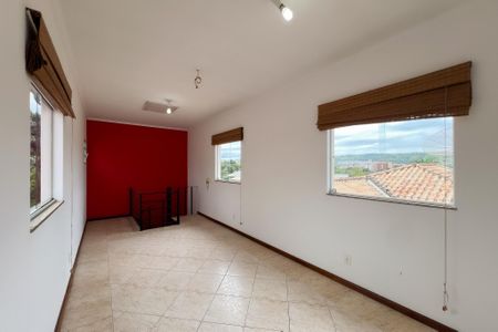 Casa para alugar com 296m², 4 quartos e 6 vagasSuíte de hóspedes