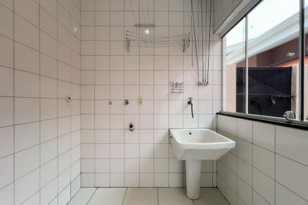 Casa para alugar com 296m², 4 quartos e 6 vagasÁrea de Serviço