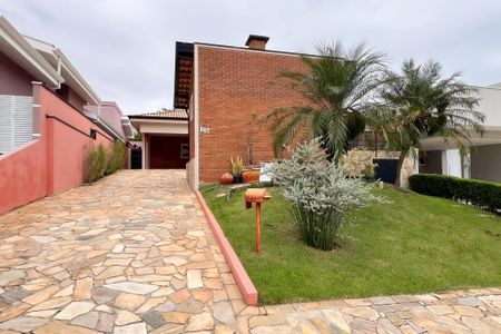 Casa para alugar com 296m², 4 quartos e 6 vagasFachada