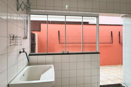 Casa para alugar com 296m², 4 quartos e 6 vagasÁrea de Serviço