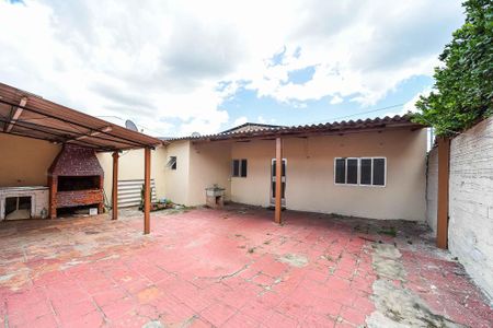 Casa à venda com 110m², 4 quartos e 3 vagasPátio