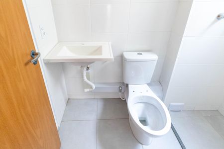 Apartamento para alugar com 42m², 2 quartos e 1 vaga Apartamento para alugar com 42m², 2 quartos e 1 vagaBanheiro