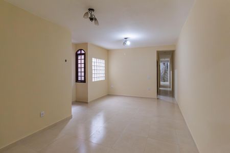 Sala de casa para alugar com 2 quartos, 140m² em Parque Jandaia, Carapicuíba