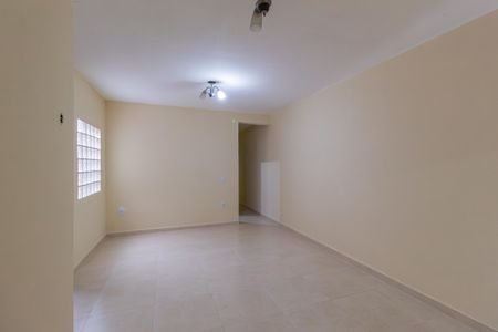 Sala de casa para alugar com 2 quartos, 140m² em Parque Jandaia, Carapicuíba