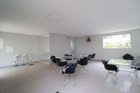 Apartamento para alugar com 58m², 2 quartos e 1 vagaÁrea comum - Salão de festas