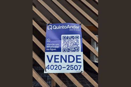 Casa à venda com 145m², 3 quartos e 4 vagas Casa à venda com 145m², 3 quartos e 4 vagasplaquinha