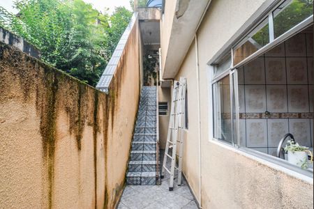 Casa à venda com 145m², 3 quartos e 4 vagas Casa à venda com 145m², 3 quartos e 4 vagasQuintal