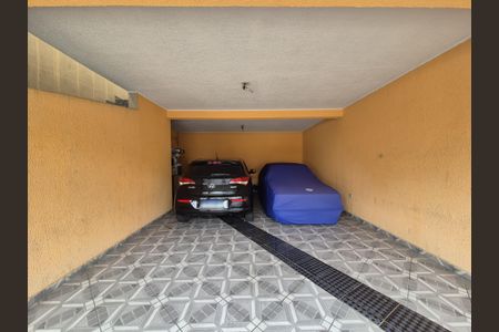 Casa à venda com 145m², 3 quartos e 4 vagas Casa à venda com 145m², 3 quartos e 4 vagasGaragem