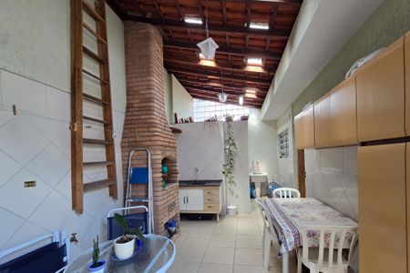 Casa à venda com 127m², 2 quartos e 2 vagasÁrea  - Churrasqueira