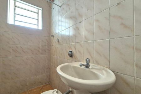 Casa à venda com 100m², 4 quartos e 4 vagasBanheiro