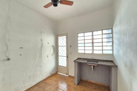 Casa à venda com 100m², 4 quartos e 4 vagasCozinha 