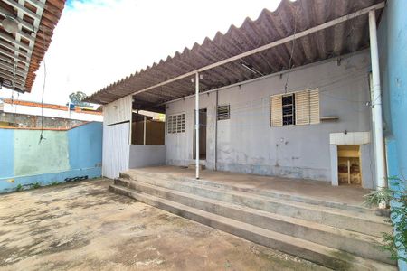 Casa à venda com 100m², 4 quartos e 4 vagasQuintal 
