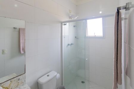 Casa de condomínio para alugar com 240m², 4 quartos e 5 vagas Casa de condomínio para alugar com 240m², 4 quartos e 5 vagasBanheiro da Suíte 4