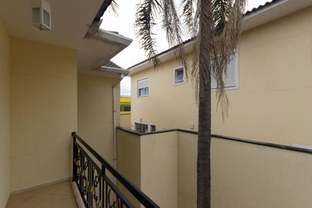 Casa de condomínio para alugar com 240m², 4 quartos e 5 vagas Casa de condomínio para alugar com 240m², 4 quartos e 5 vagasVaranda