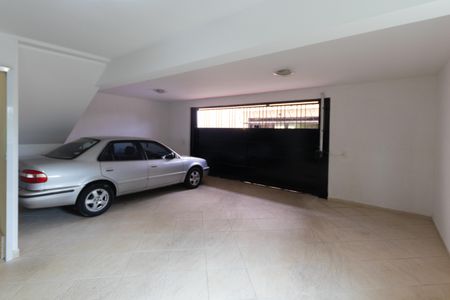 Casa de condomínio para alugar com 240m², 4 quartos e 5 vagas Casa de condomínio para alugar com 240m², 4 quartos e 5 vagasGaragem