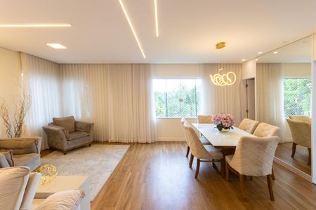 Sala  de casa de condomínio para alugar com 4 quartos, 240m² em Vila Albertina, São Paulo