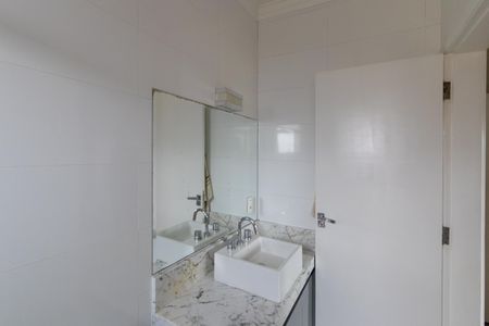 Casa de condomínio para alugar com 240m², 4 quartos e 5 vagas Casa de condomínio para alugar com 240m², 4 quartos e 5 vagasBanheiro da Suíte 3