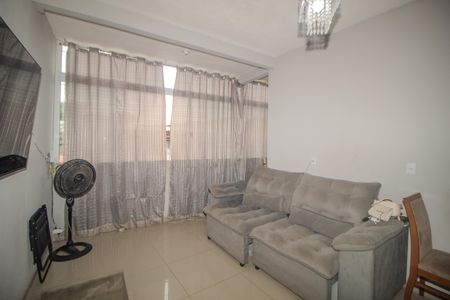 Sala de casa à venda com 3 quartos, 150m² em Partenon, Porto Alegre