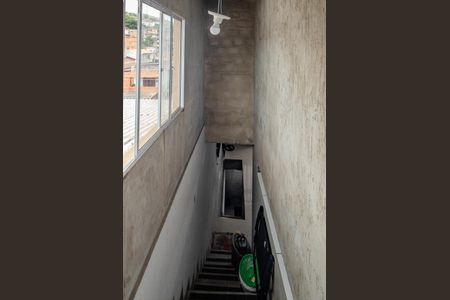 Casa à venda com 150m², 3 quartos e 2 vagas Casa à venda com 150m², 3 quartos e 2 vagasEscada
