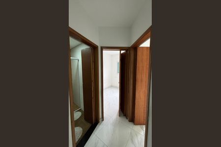 Corredor de apartamento à venda com 2 quartos, 48m² em Vila Linda, Santo André