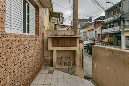 Casa para alugar com 75m², 2 quartos e sem vagaQuintal