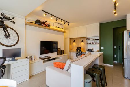 Sala/Cozinha de apartamento à venda com 1 quarto, 46m² em Campo Belo, São Paulo