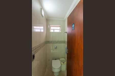 Casa à venda com 450m², 3 quartos e 4 vagasBanheiros 
