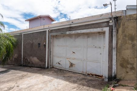 Casa à venda com 450m², 3 quartos e 4 vagasFachada