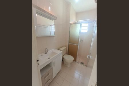 Banheiro  de apartamento para alugar com 2 quartos, 55m² em Centro, Canoas
