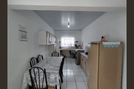 Casa à venda com 130m², 8 quartos e 2 vagas Casa à venda com 130m², 8 quartos e 2 vagasCozinha - Armários