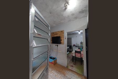 Casa à venda com 130m², 8 quartos e 2 vagas Casa à venda com 130m², 8 quartos e 2 vagasSala