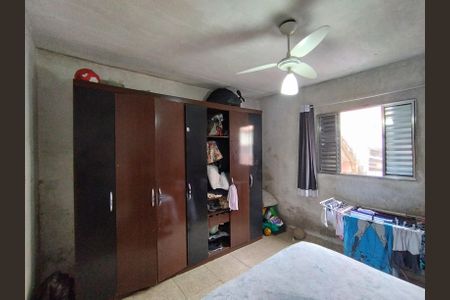 Casa à venda com 130m², 8 quartos e 2 vagas Casa à venda com 130m², 8 quartos e 2 vagasQuarto