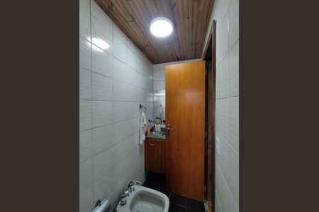 Casa à venda com 130m², 8 quartos e 2 vagas Casa à venda com 130m², 8 quartos e 2 vagasBanheiro da Suíte