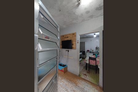 Casa à venda com 130m², 8 quartos e 2 vagas Casa à venda com 130m², 8 quartos e 2 vagasSala