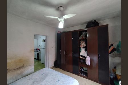 Casa à venda com 130m², 8 quartos e 2 vagas Casa à venda com 130m², 8 quartos e 2 vagasQuarto