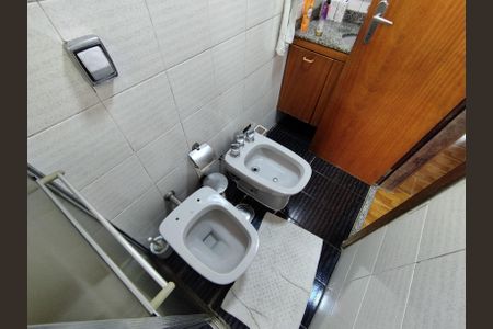 Casa à venda com 130m², 8 quartos e 2 vagas Casa à venda com 130m², 8 quartos e 2 vagasBanheiro da Suíte