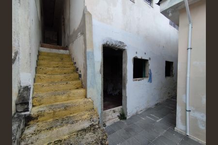 Casa à venda com 130m², 8 quartos e 2 vagas Casa à venda com 130m², 8 quartos e 2 vagasQuintal