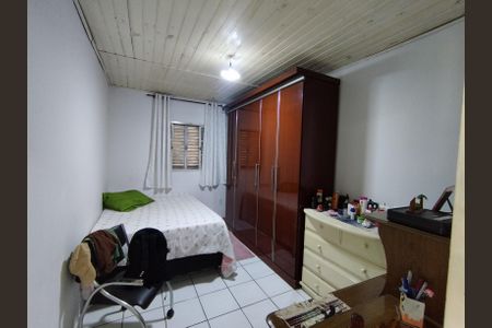 Casa à venda com 130m², 8 quartos e 2 vagas Casa à venda com 130m², 8 quartos e 2 vagasQuarto