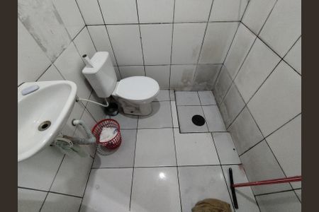 Casa à venda com 130m², 8 quartos e 2 vagas Casa à venda com 130m², 8 quartos e 2 vagasBanheiro - torneira