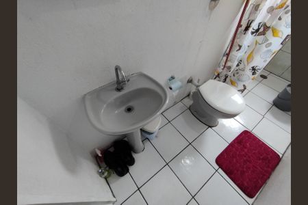 Casa à venda com 130m², 8 quartos e 2 vagas Casa à venda com 130m², 8 quartos e 2 vagasBanheiro - torneira