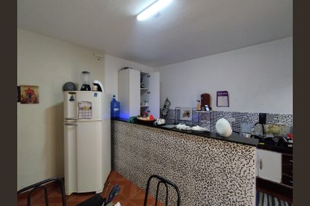 Casa à venda com 130m², 8 quartos e 2 vagas Casa à venda com 130m², 8 quartos e 2 vagasCozinha - Armários