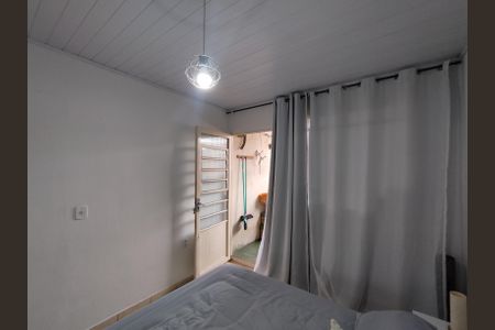 Casa à venda com 130m², 8 quartos e 2 vagas Casa à venda com 130m², 8 quartos e 2 vagasQuarto