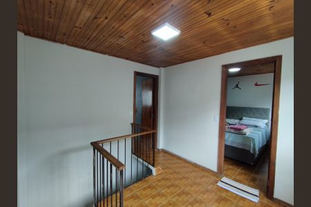 Casa à venda com 130m², 8 quartos e 2 vagas Casa à venda com 130m², 8 quartos e 2 vagasCorredor