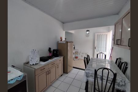 Casa à venda com 130m², 8 quartos e 2 vagas Casa à venda com 130m², 8 quartos e 2 vagasCozinha - Armários